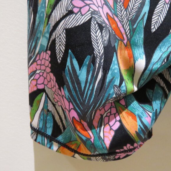 MINKPINK MOVE Tropical Leaf Print Bike Athleisure Gym Shorts Workout - Size M - Picture 11 of 13